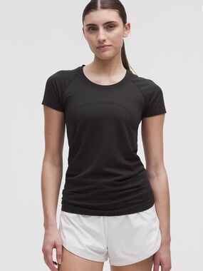 Swiftly Tech Short-Sleeve Shirt 2.0
Hip Length L black